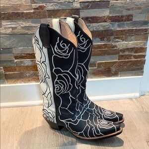 Olivia Bennet Twisted X Black and White Rose Heeled Boots